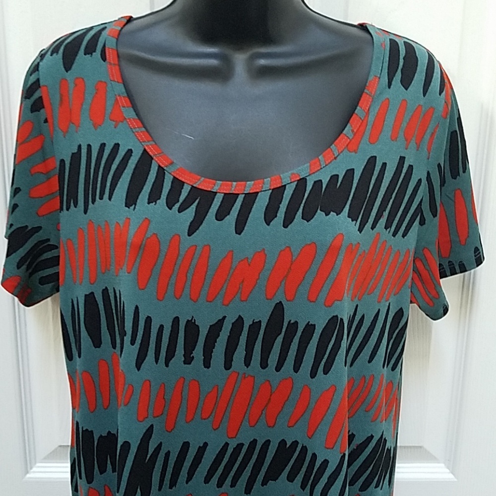 LuLaRoe Classic tee